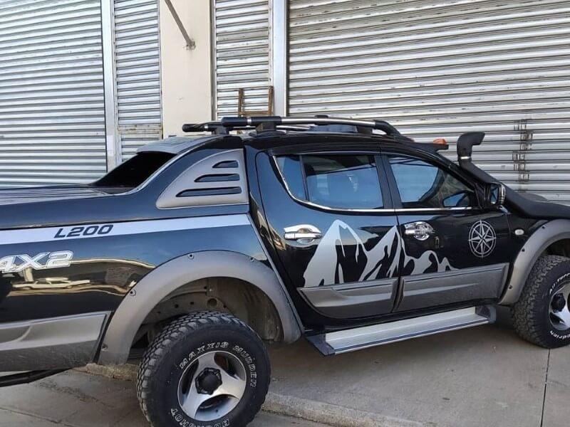 Mitsubishi L200 Yan Kapı Kabartmaları