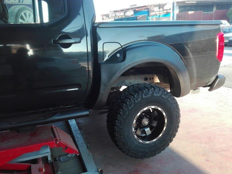 Mercedes X-Class Bıyık Çelik Ön Tampon