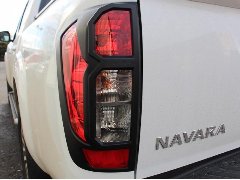 Nissan Navara Far Stop Çerçeveleri ve Setler