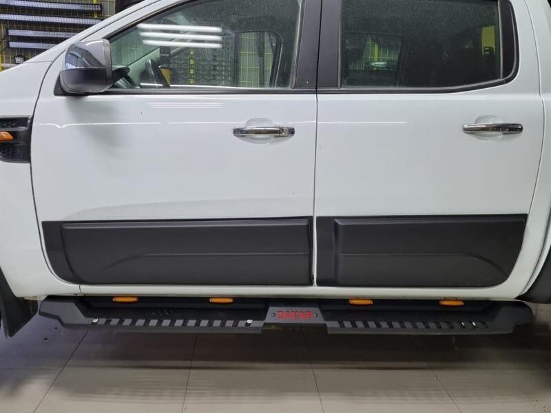 Ssangyong Musso Yan Kapı Kabartmaları