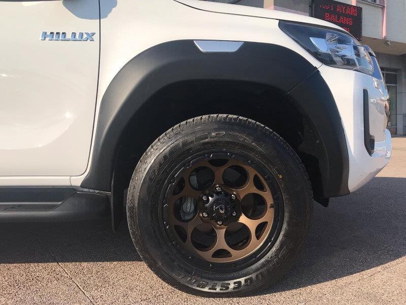 Toyota Hilux Jant Lastik Takımı